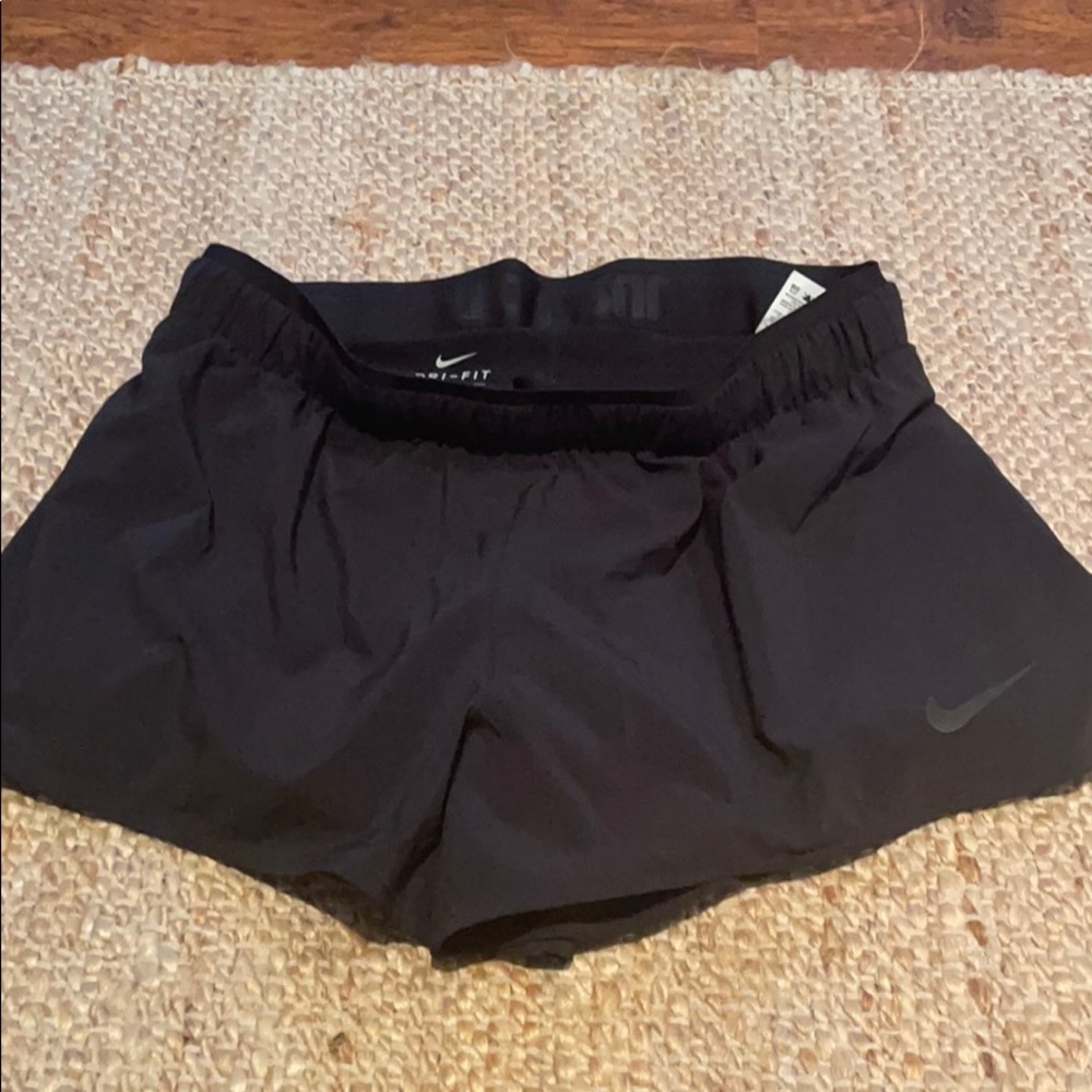 Nike black athletic shorts with spandex shorts M